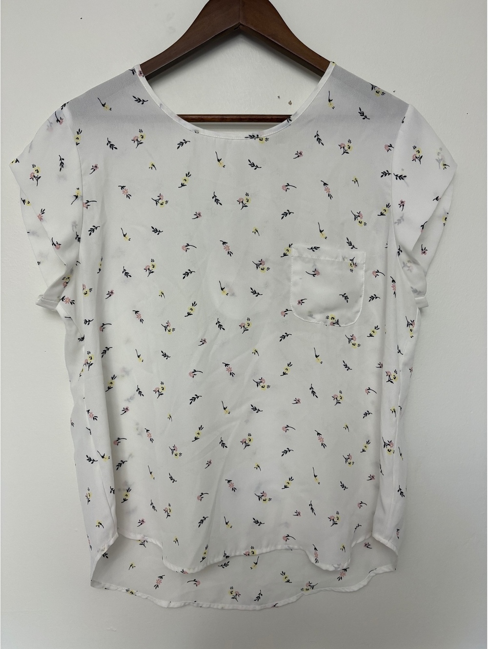 Lily White Women's White Floral Print Blouse, Size XL, Very Good Condition